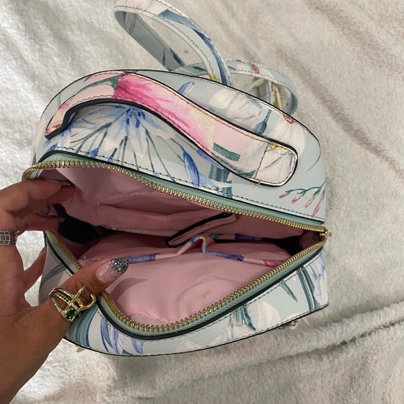 flower backpack - Picture 2 of 6